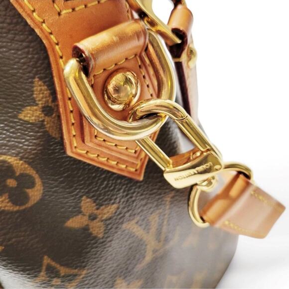 Louis Vuitton Retiro PM bag - Picture 8 of 13